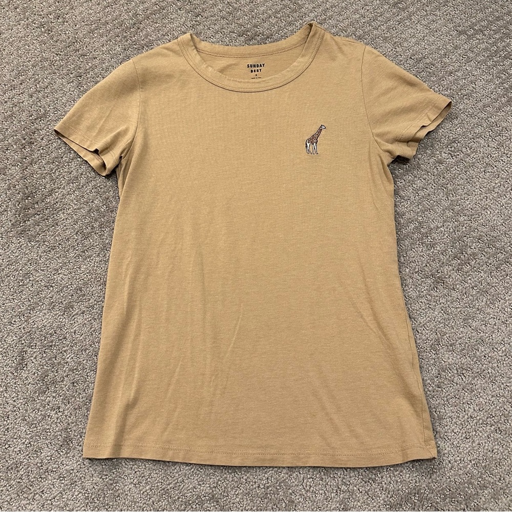 🌸5 for $20🌸 Aritzia Giraffe Embroidered Tee